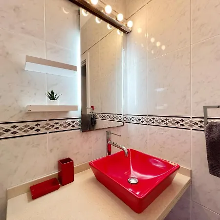 Costes Road Апартаменты