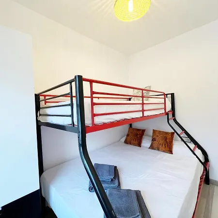 Costes Road Апартаменты